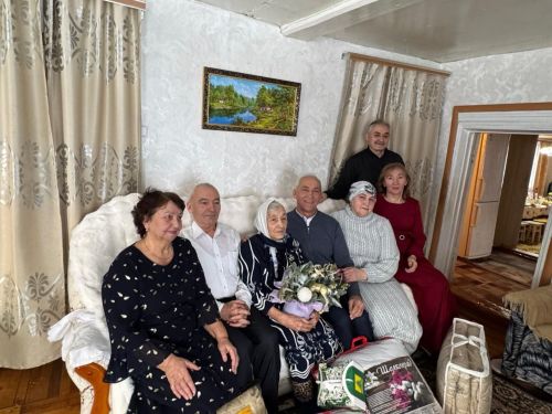 Сабада яшәүче Ленина Ракованы 90 яшьлек юбилее белән котладылар