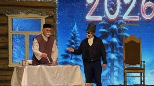 Район мәдәният йортында Саба тамашачысы өчен «Әлмәндәргә ияреп, ягъни, «Әлмәндәр хикмәтләре» дигән Яңа ел тамашасы күрсәтелде
