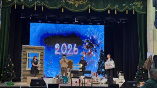 Район мәдәният йортында Саба тамашачысы өчен «Әлмәндәргә ияреп, ягъни, «Әлмәндәр хикмәтләре» дигән Яңа ел тамашасы күрсәтелде