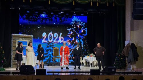 Район мәдәният йортында Саба тамашачысы өчен «Әлмәндәргә ияреп, ягъни, «Әлмәндәр хикмәтләре» дигән Яңа ел тамашасы күрсәтелде