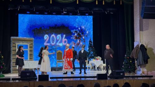 Район мәдәният йортында Саба тамашачысы өчен «Әлмәндәргә ияреп, ягъни, «Әлмәндәр хикмәтләре» дигән Яңа ел тамашасы күрсәтелде