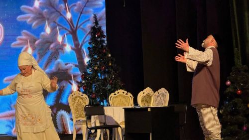 Район мәдәният йортында Саба тамашачысы өчен «Әлмәндәргә ияреп, ягъни, «Әлмәндәр хикмәтләре» дигән Яңа ел тамашасы күрсәтелде