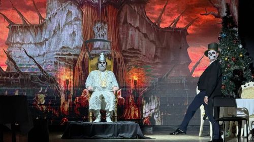 Район мәдәният йортында Саба тамашачысы өчен «Әлмәндәргә ияреп, ягъни, «Әлмәндәр хикмәтләре» дигән Яңа ел тамашасы күрсәтелде