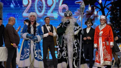 Район мәдәният йортында Саба тамашачысы өчен «Әлмәндәргә ияреп, ягъни, «Әлмәндәр хикмәтләре» дигән Яңа ел тамашасы күрсәтелде