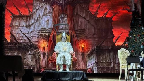 Район мәдәният йортында Саба тамашачысы өчен «Әлмәндәргә ияреп, ягъни, «Әлмәндәр хикмәтләре» дигән Яңа ел тамашасы күрсәтелде