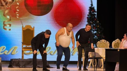 Район мәдәният йортында Саба тамашачысы өчен «Әлмәндәргә ияреп, ягъни, «Әлмәндәр хикмәтләре» дигән Яңа ел тамашасы күрсәтелде