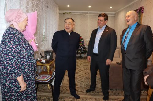 Соклануга,  игътибарга һәм ярдәмгә мохтаҗ кешеләр  янында