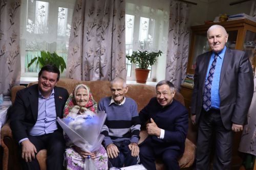 Соклануга,  игътибарга һәм ярдәмгә мохтаҗ кешеләр  янында