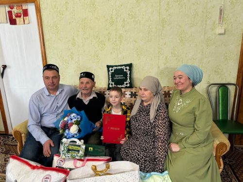 Сабада яшәүче Вафи ага Ибатуллинны 90 яшьлек юбилее белән котладылар