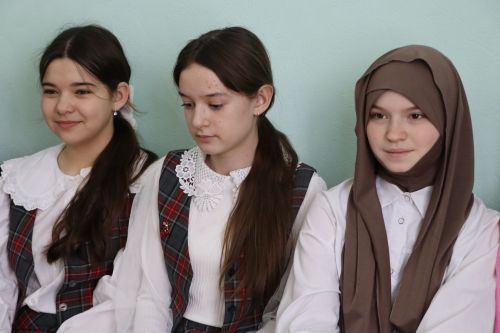 Редакциябездә кунакта Олы Кибәче урта мәктәбе укучылары булды