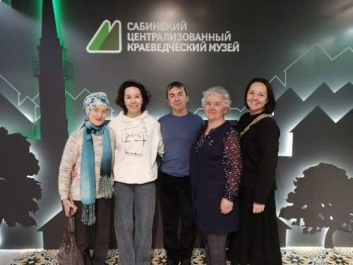 Геройларыбыз эзеннән...