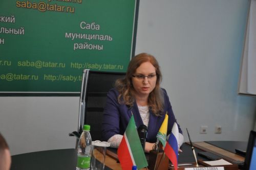 Сишәмбе көнне районыбызга эшлекле визит белән  Татарстан  Республикасы Тарифлар буенча дәүләт комитеты җитәкчесенең беренче урынбасары Лариса Хәбибуллина килде