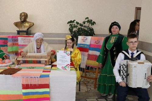 Илһамнары һәм эчкерсезлеге белән тормышыбызны онытылмаслык тәэсирләр бүләк итүчеләр