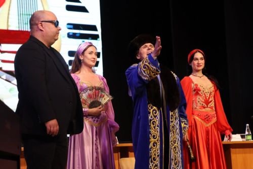 Илһамнары һәм эчкерсезлеге белән тормышыбызны онытылмаслык тәэсирләр бүләк итүчеләр