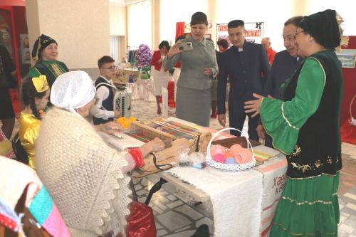 Илһамнары һәм эчкерсезлеге белән тормышыбызны онытылмаслык тәэсирләр бүләк итүчеләр