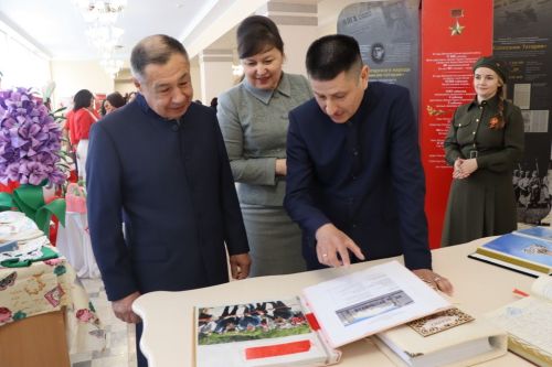 Илһамнары һәм эчкерсезлеге белән тормышыбызны онытылмаслык тәэсирләр бүләк итүчеләр