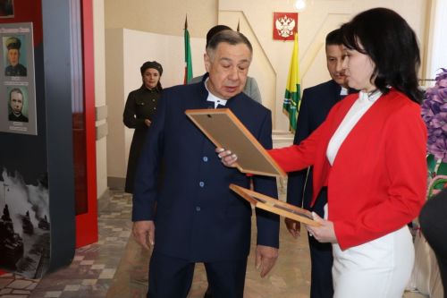 Илһамнары һәм эчкерсезлеге белән тормышыбызны онытылмаслык тәэсирләр бүләк итүчеләр