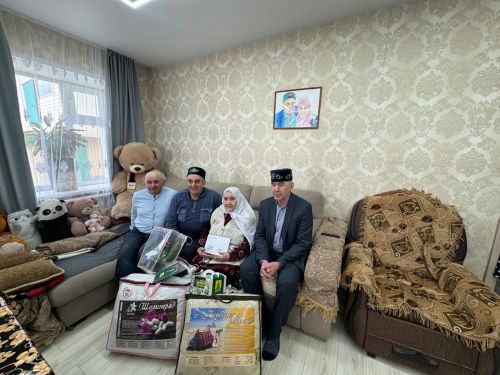 Сатыш авылында яшәүче Хәлимә Миннебаеваны 95 яшьлек юбилее белән котладылар