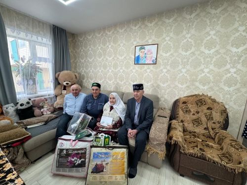 Сатыш авылында яшәүче Хәлимә Миннебаеваны 95 яшьлек юбилее белән котладылар
