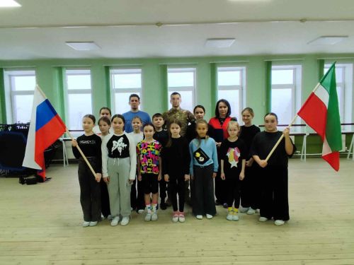 Шәмәрдәндә укучылар махсус хәрби операциясендә булган якташлары белән очраштылар