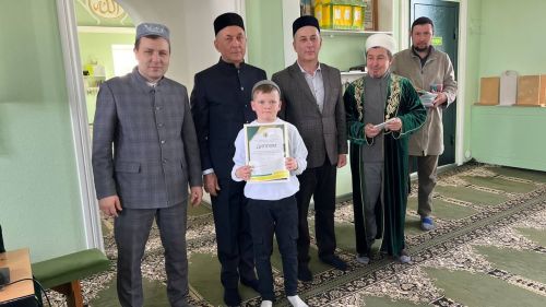 Сабада балалар өчен Азан әйтү һәм вәгазь сөйләү бәйгесендә 40лап бала катнашты