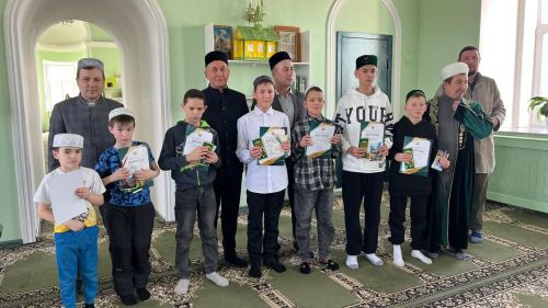 Сабада балалар өчен Азан әйтү һәм вәгазь сөйләү бәйгесендә 40лап бала катнашты