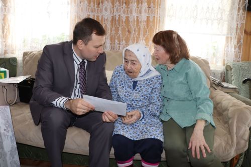 Иңнәрендә бер гасырлык гомер