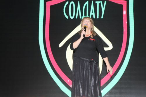 Район башлыгы Рәис Миңнеханов гүзәл затларыбызны бәйрәм белән котлады