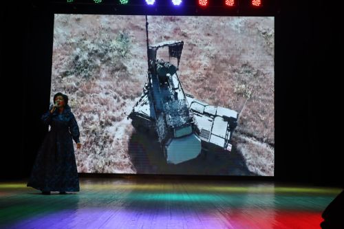 Район башлыгы Рәис Миңнеханов гүзәл затларыбызны бәйрәм белән котлады