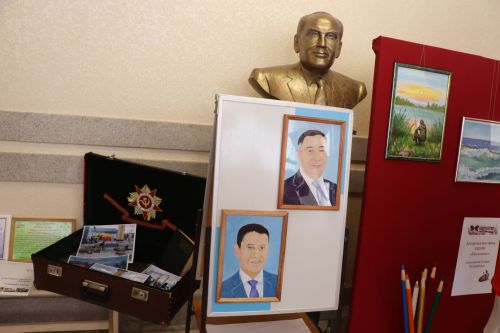 Район башлыгы Рәис Миңнеханов гүзәл затларыбызны бәйрәм белән котлады