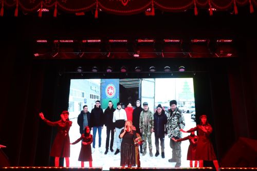 Район башлыгы Рәис Миңнеханов гүзәл затларыбызны бәйрәм белән котлады