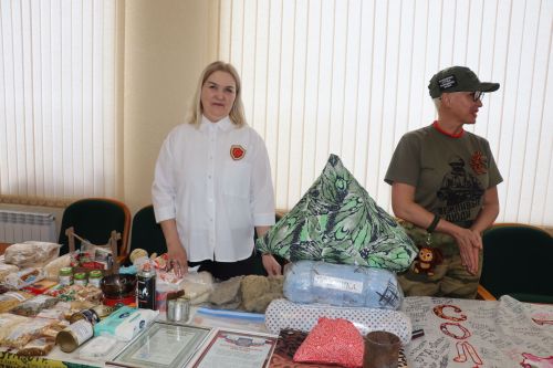 Район башлыгы Рәис Миңнеханов гүзәл затларыбызны бәйрәм белән котлады