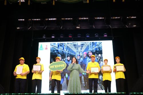 Район башлыгы Рәис Миңнеханов гүзәл затларыбызны бәйрәм белән котлады