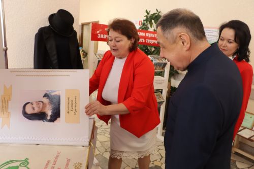 Район башлыгы Рәис Миңнеханов гүзәл затларыбызны бәйрәм белән котлады