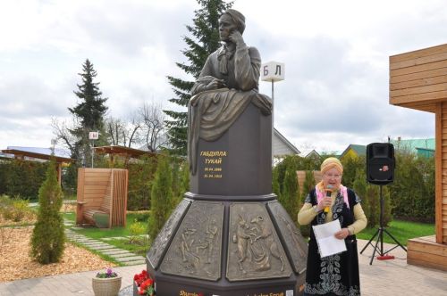 Безне Тукай тәрбияли