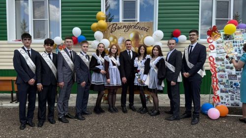 Юлбат төп мәктәбен быел ун укучы тәмамлады
