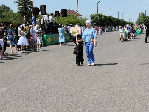 Балаларны яклау көнендә Сабада коляскалар парады узды