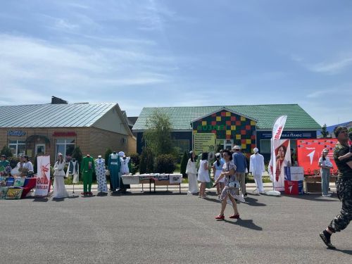 Балаларны яклау көнендә Сабада коляскалар парады узды