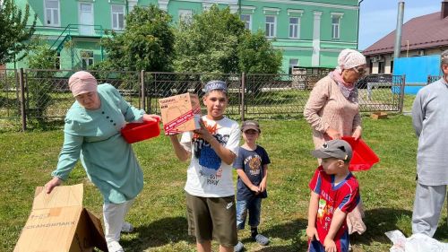 Саба мөхтәсибәте район социаль яклау идарәсе белән берлектә кайгыртуга мохтаҗ гаиләләрдә тәрбияләнүче балалар өчен җәйге бәйрәм уздырды