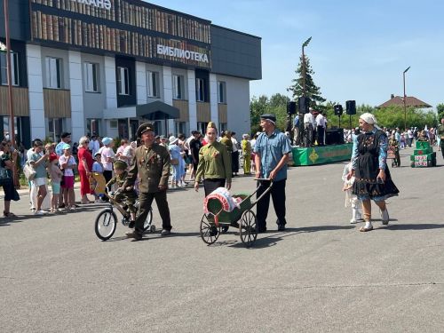 Балаларны яклау көнендә Сабада коляскалар парады узды