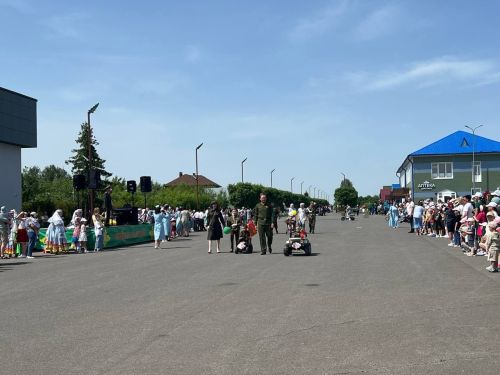 Балаларны яклау көнендә Сабада коляскалар парады узды