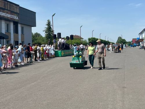 Балаларны яклау көнендә Сабада коляскалар парады узды