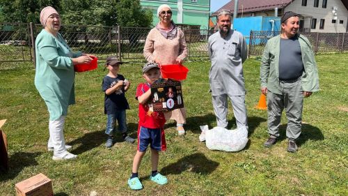 Саба мөхтәсибәте район социаль яклау идарәсе белән берлектә кайгыртуга мохтаҗ гаиләләрдә тәрбияләнүче балалар өчен җәйге бәйрәм уздырды