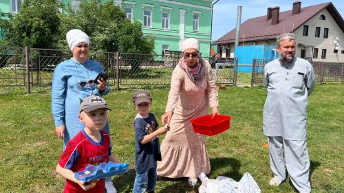 Саба мөхтәсибәте район социаль яклау идарәсе белән берлектә кайгыртуга мохтаҗ гаиләләрдә тәрбияләнүче балалар өчен җәйге бәйрәм уздырды