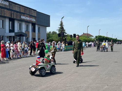 Балаларны яклау көнендә Сабада коляскалар парады узды