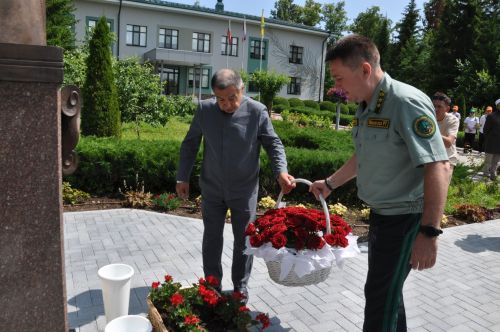 «Нургали оныклары»на тиңнәр юк