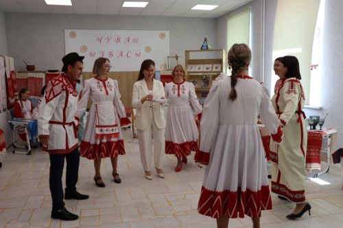 Сабада туган телләрне саклау һәм үстерү турында  сөйләштеләр