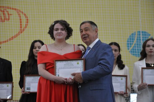 «Чыгарылыш кичәсе» - 2025: бәйрәмнән эксклюзив ФОТОРЕПОРТАЖ