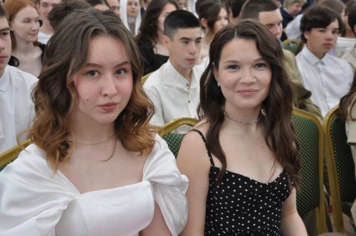 «Чыгарылыш кичәсе» - 2025: бәйрәмнән эксклюзив ФОТОРЕПОРТАЖ