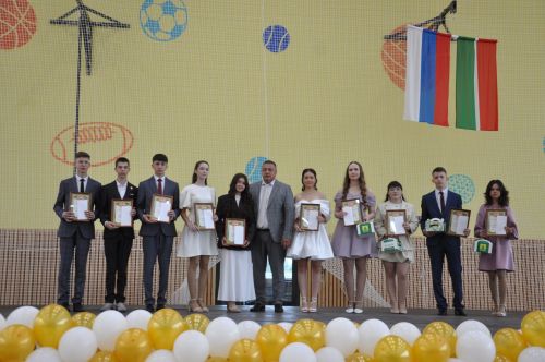 «Чыгарылыш кичәсе» - 2025: бәйрәмнән эксклюзив ФОТОРЕПОРТАЖ